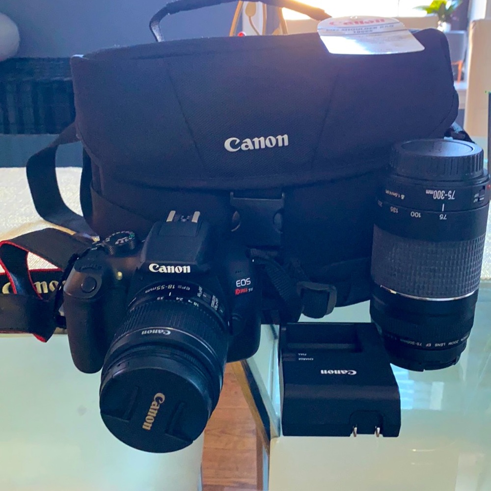 Canon Eos Rebel T6 camera